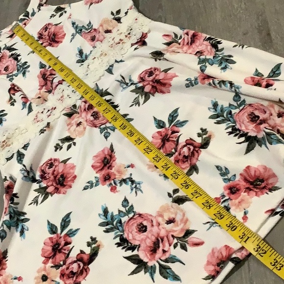 White & pink floral skater dress - Picture 7 of 7